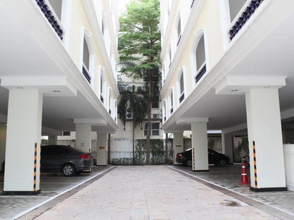 Romance Hotel Srinakarin Bangkok Exterior photo